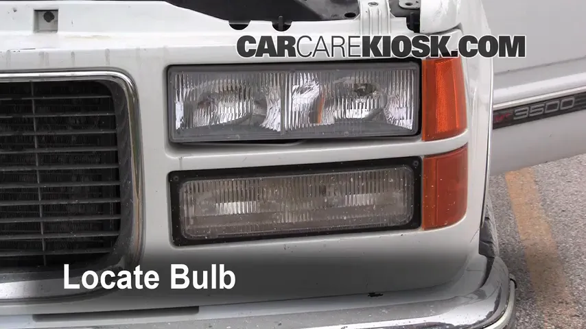 2000 GMC C3500 Sierra SL 7.4L V8 Extended Cab Pickup (2 Door) Lights Turn Signal - Front (replace bulb)